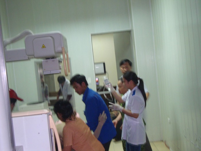 Các nạn nhân nhanh chóng được cấp cứu tại bệnh viện Đa khoa tỉnh Hà Tĩnh